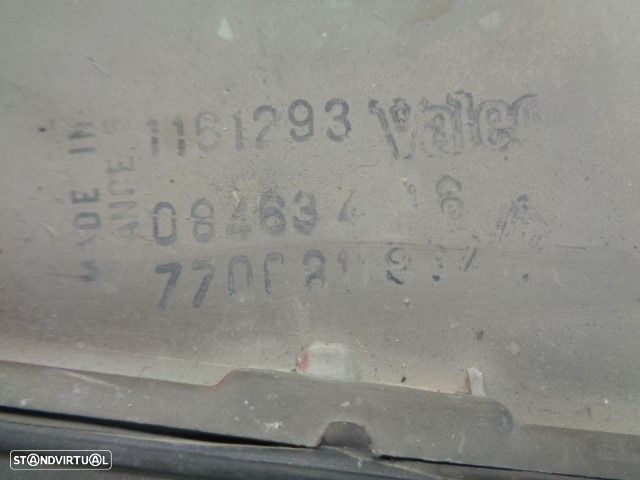 FAROL DIREITO RENAULT EXPRESS FURGÃO 1994 -7701035230 - 3