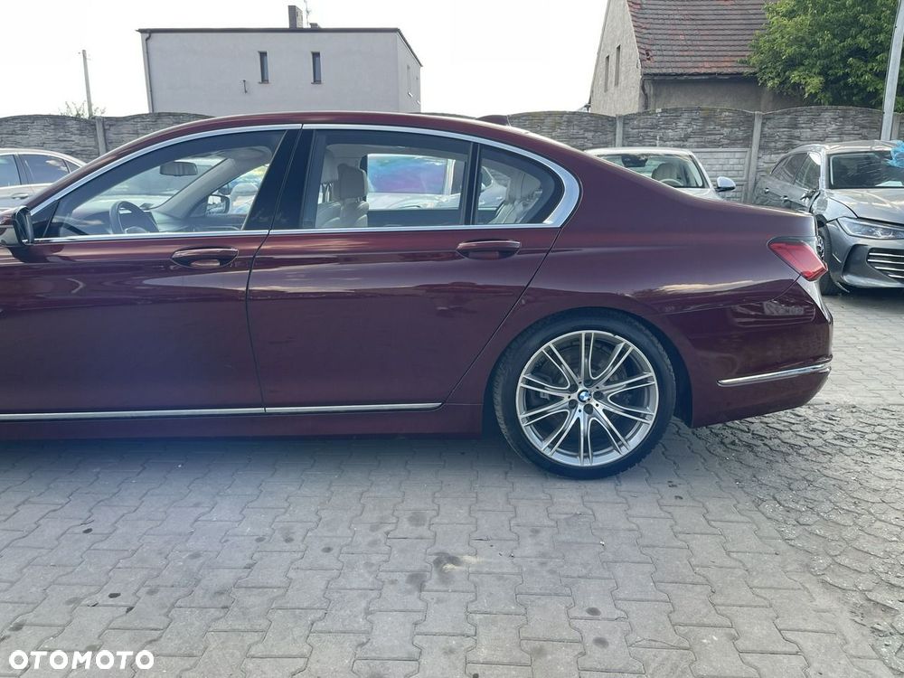 BMW Seria 7 750Li xDrive sport - 7