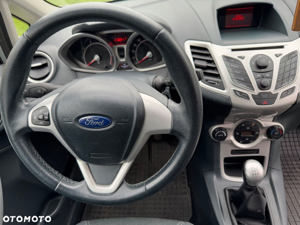 Ford Fiesta - 9