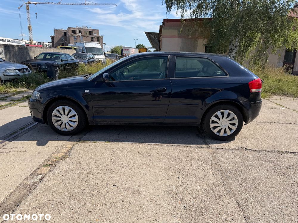 Audi A3 3-drzwiowe 2.0 FSI Ambiente - 2