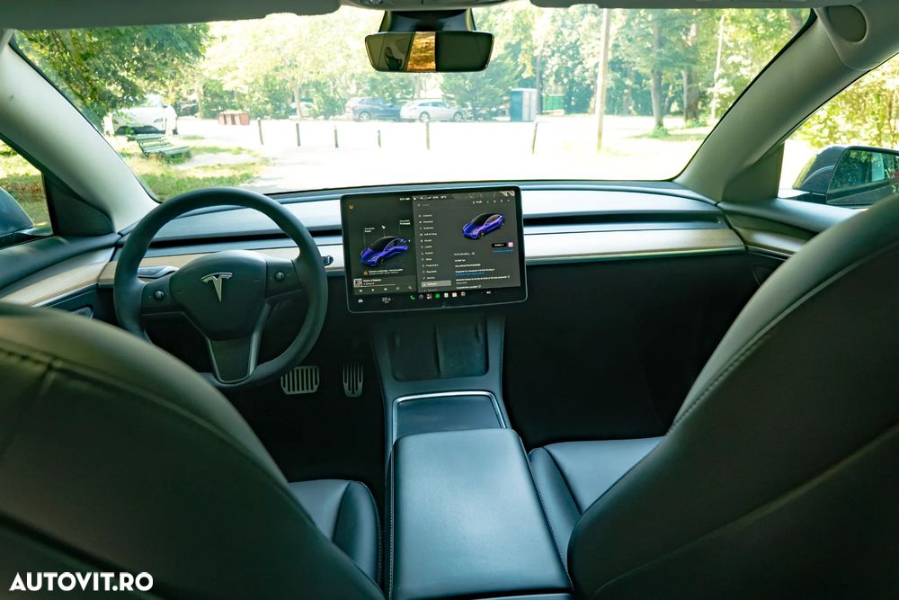 Tesla Model 3 - 21
