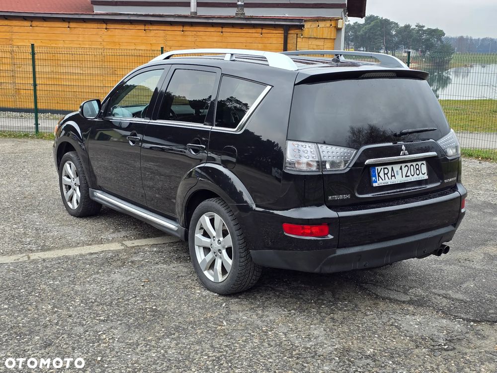 Mitsubishi Outlander 2.0 DID Intense + - 10