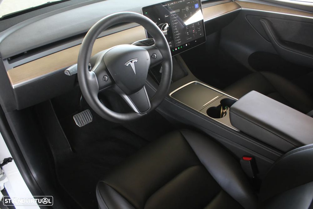 Tesla Model Y Long Range Dual Motor AWD - 38