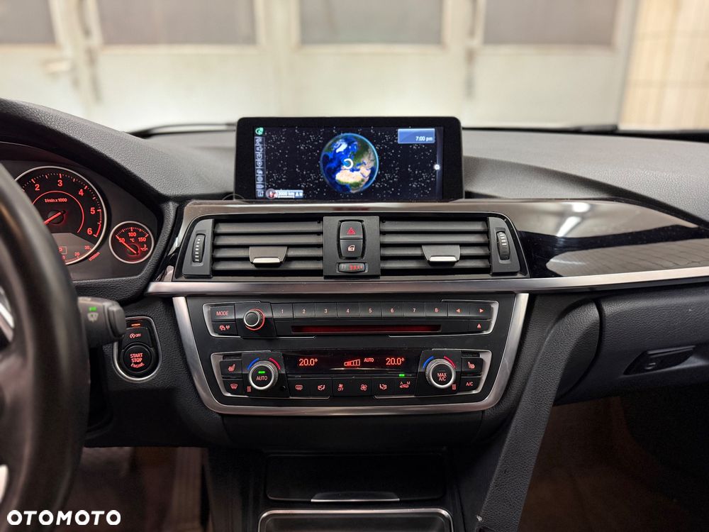 BMW Seria 3 330d M Sport - 9