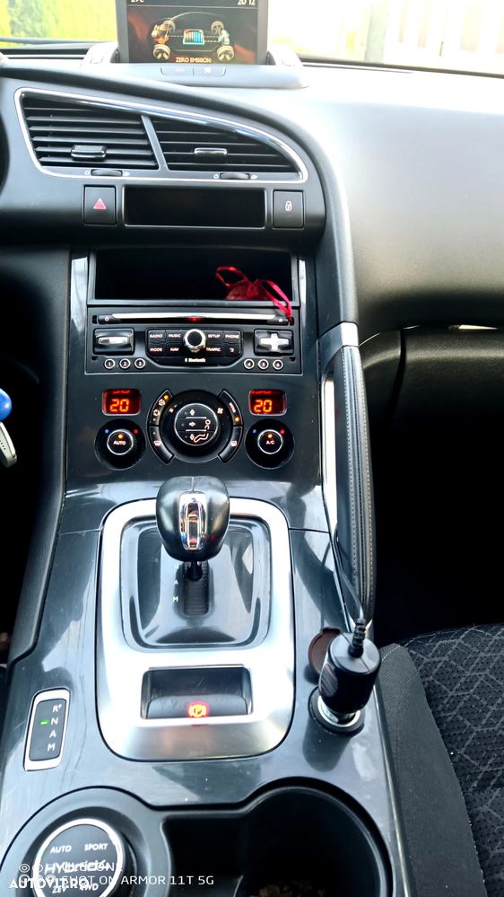 Peugeot 3008 Hybrid4 - 20