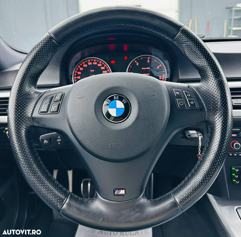 BMW Seria 3 318d Sport Line - 31