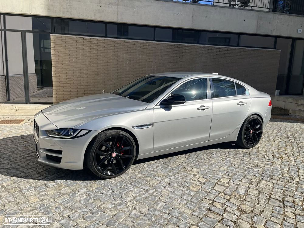 Jaguar XE 20d Portfolio - 1