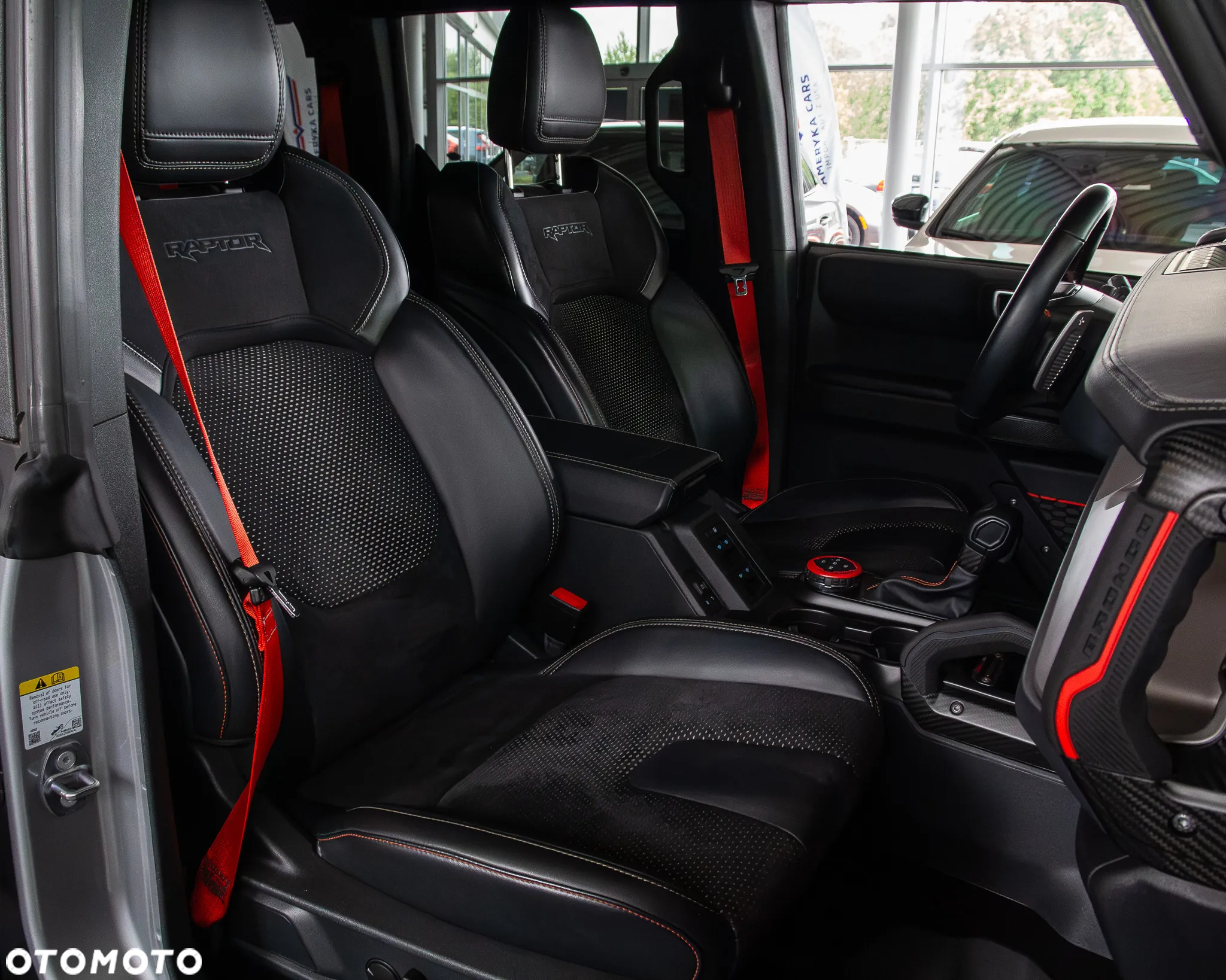 Ford Bronco - 17