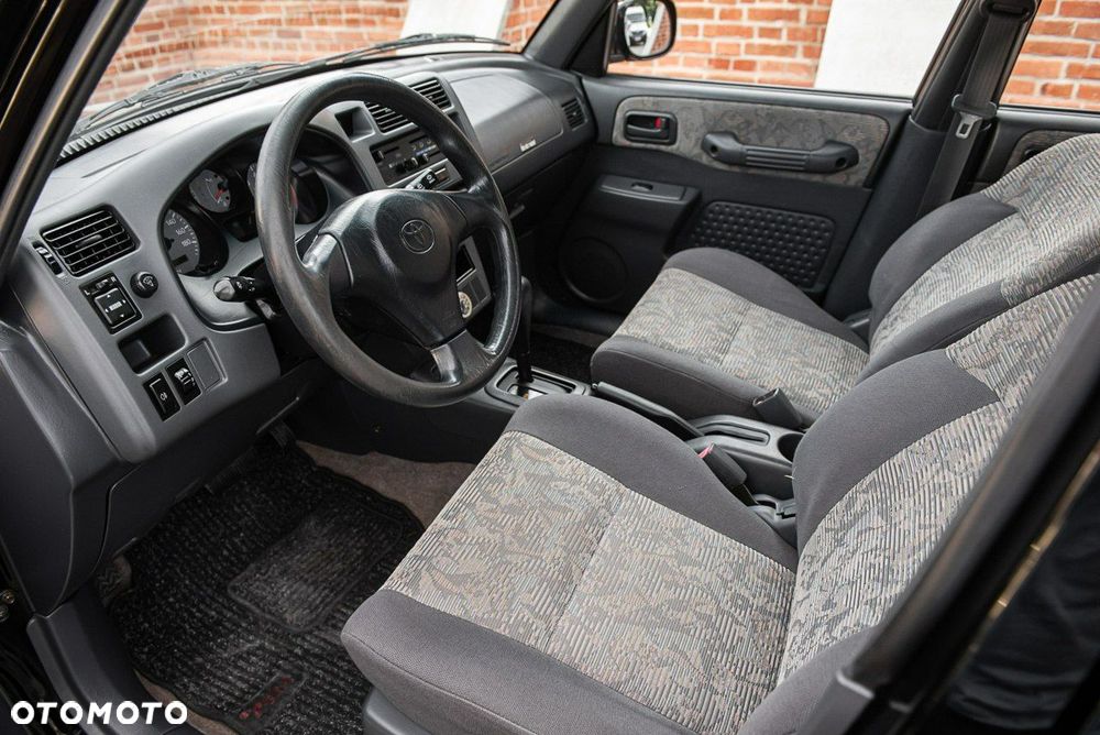 Toyota RAV4 2.0 GLi - 6