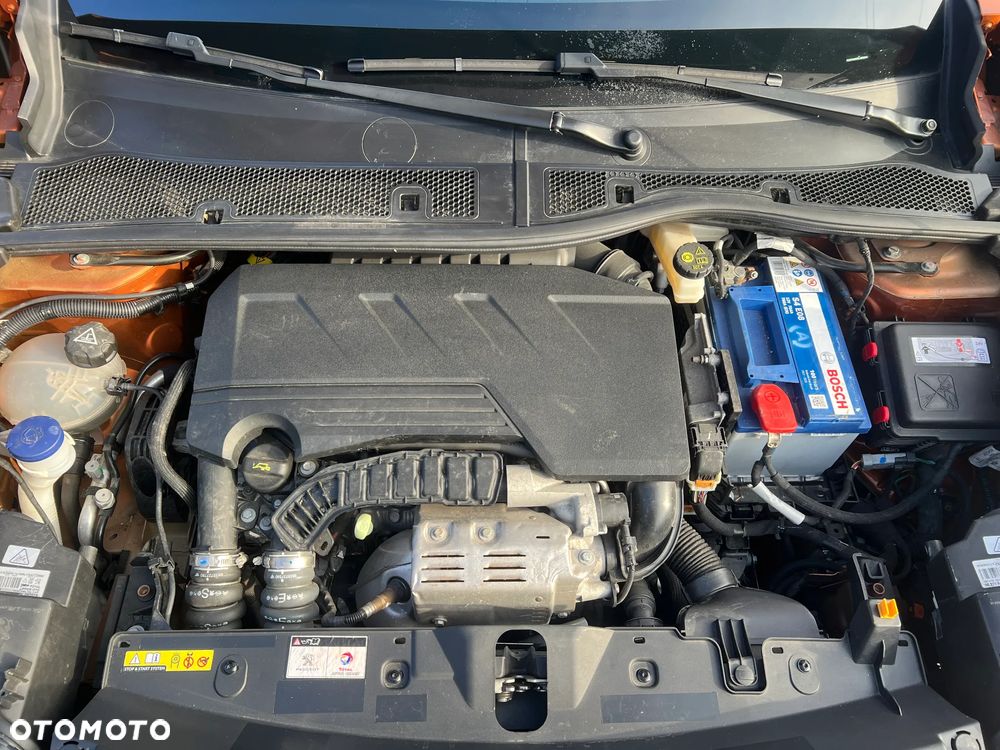 Peugeot 2008 PureTech 155 EAT8 GT - 13