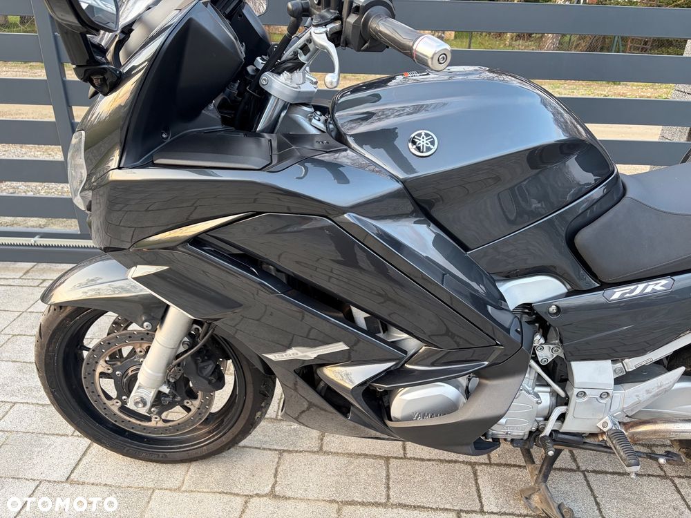 Yamaha FJR - 13