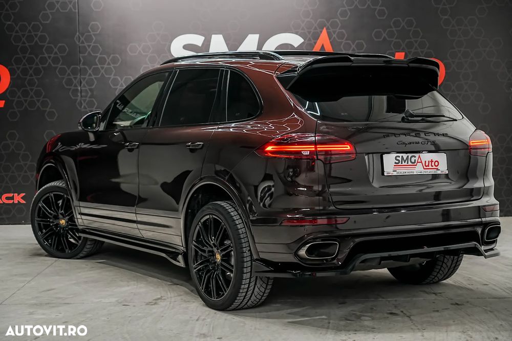 Porsche Cayenne 3.0 L - 5