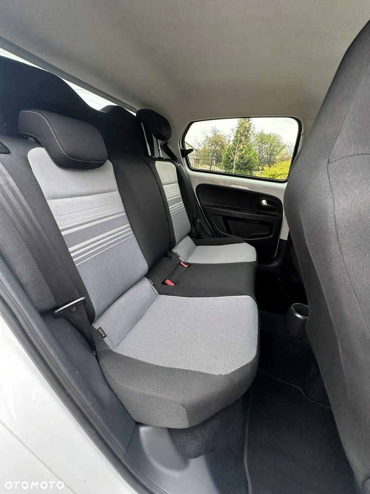 Volkswagen up! - 28