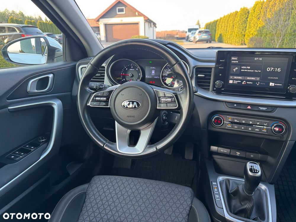 Kia Ceed 1.6 CRDi mHEV M - 30