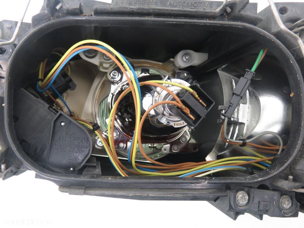 LAMPA PRAWA PRZEDNIA VOLVO V50 30698886 1305235856 - 12
