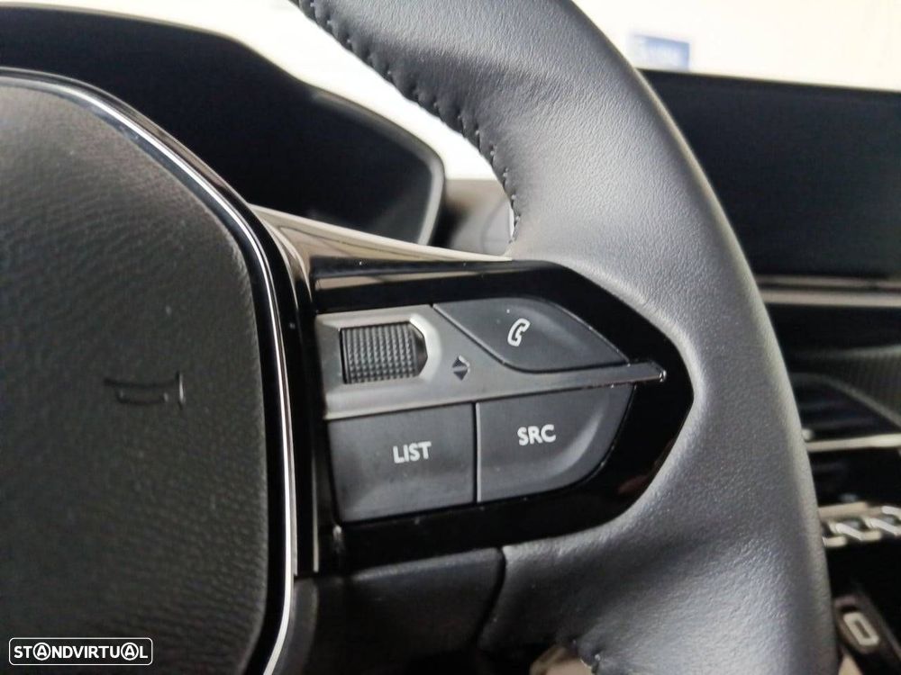 Peugeot 2008 1.2 Hybrid Allure e-DCS6 - 17