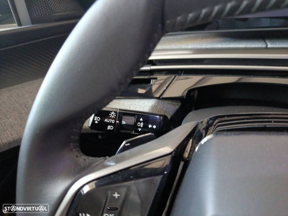 Peugeot 3008 1.2 Hybrid Allure e-DCS6 - 14