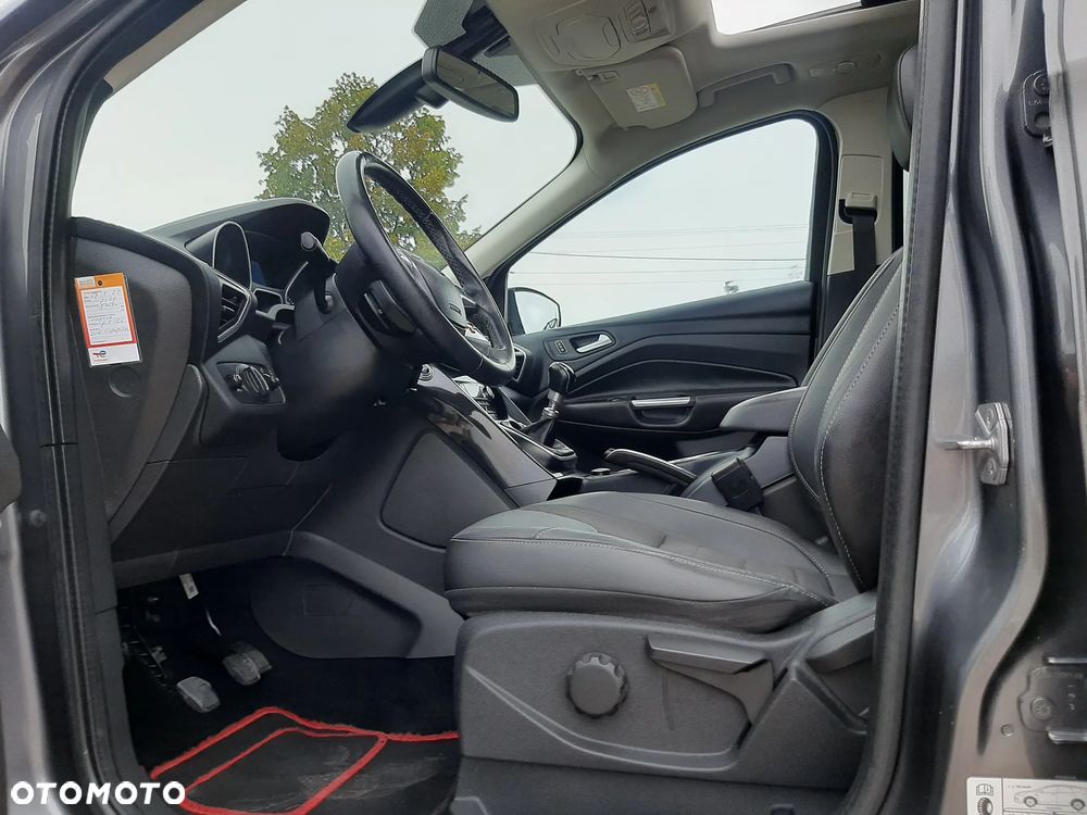 Ford Kuga 2.0 TDCi 2x4 Titanium - 26