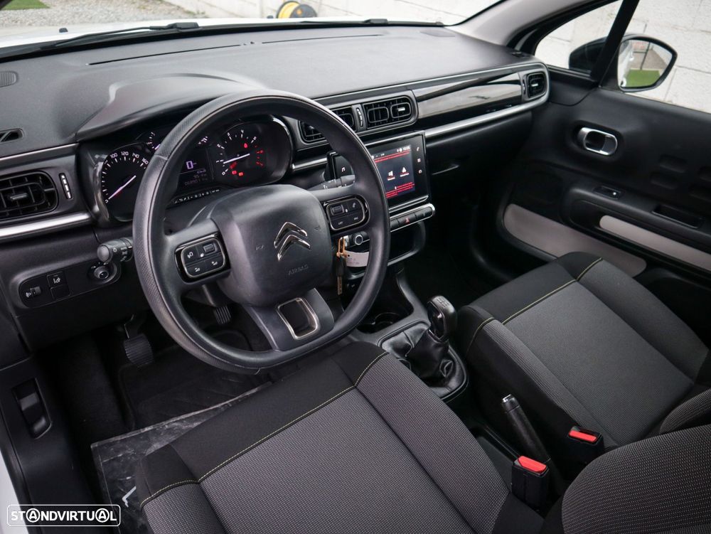 Citroën C3 1.2 PureTech Shine - 17