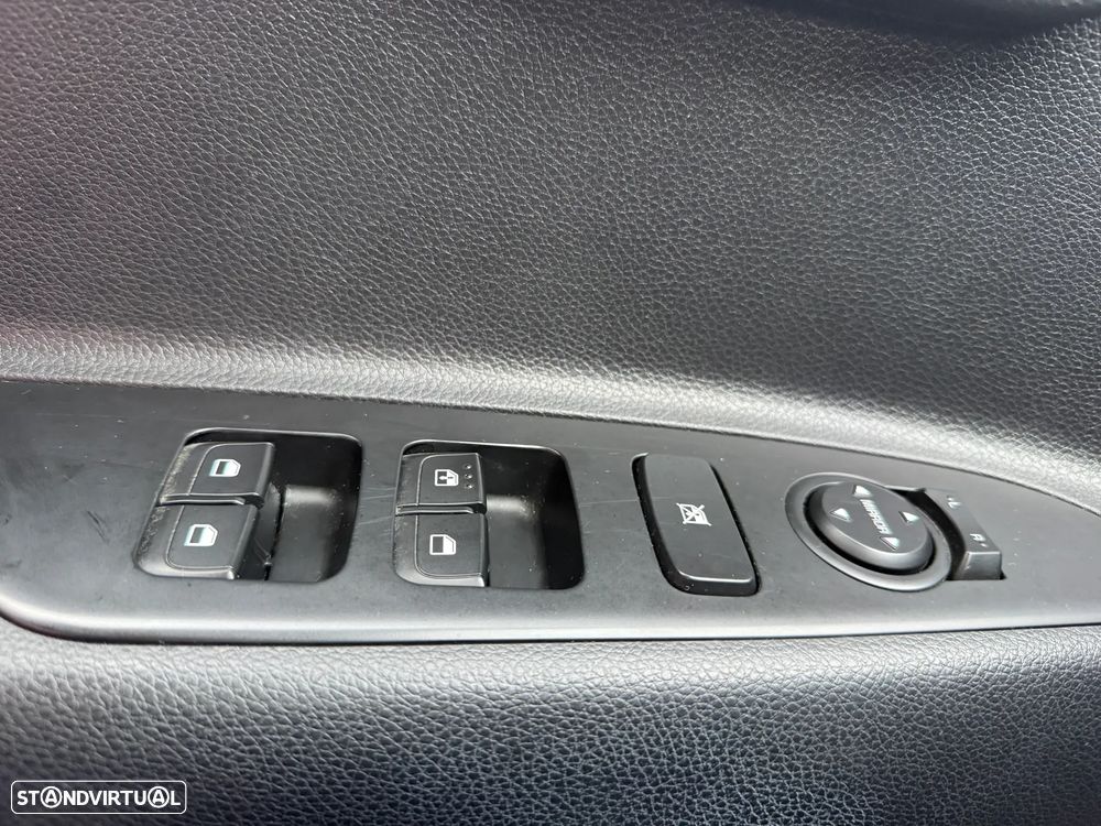 Kia Stonic 1.2 Urban - 28