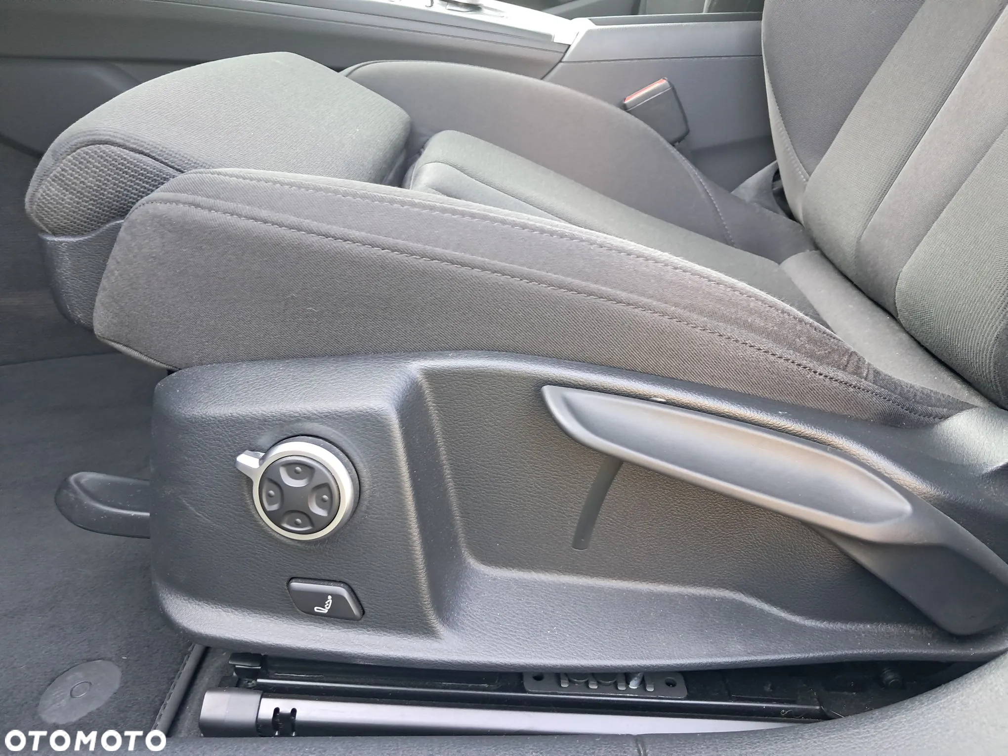 Audi A4 Avant 35 TFSI S line - 21