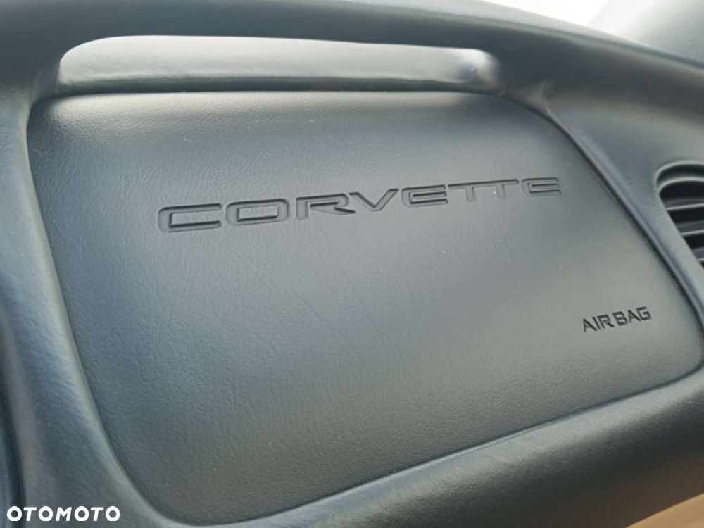Chevrolet Corvette - 28