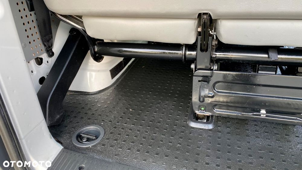 Volkswagen Transporter - 13