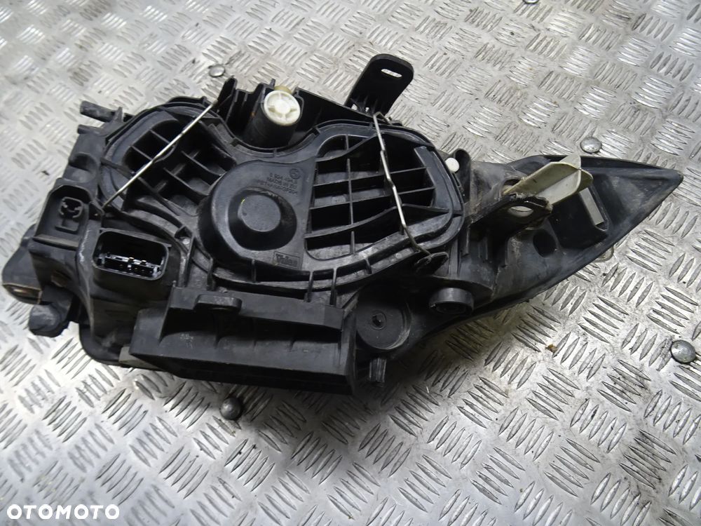 BMW E87  SERIA 1 04-07 2.0B LAMPA PRAWA LEWA PRZÓD PRZEDNIA - 3