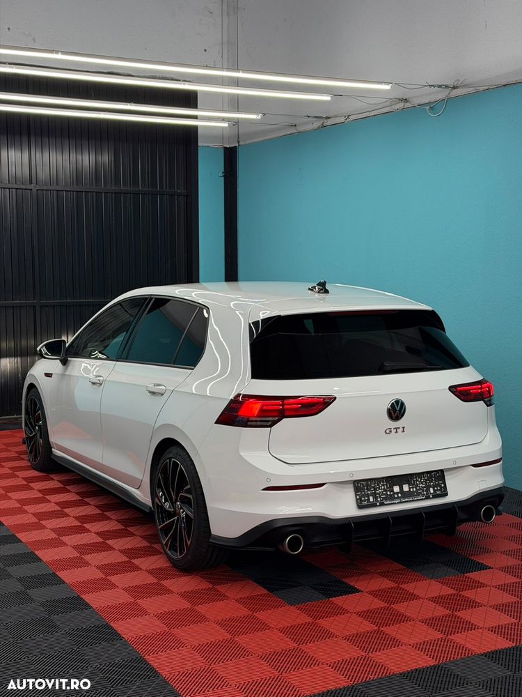 Volkswagen Golf 2.0 TSI GTI Performance - 2
