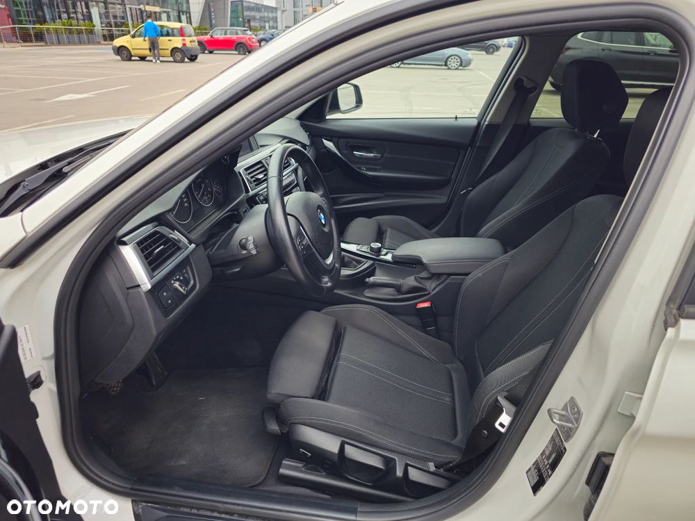 BMW Seria 3 318d Advantage - 12