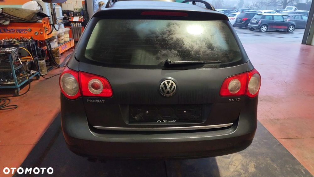 Błotnik prawy przód przedni VW Passat B6 LK7X - 8