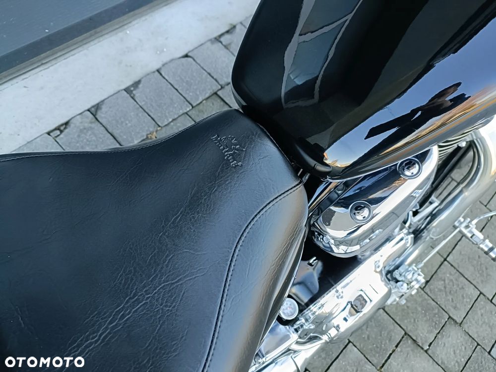 Suzuki Intruder - 20