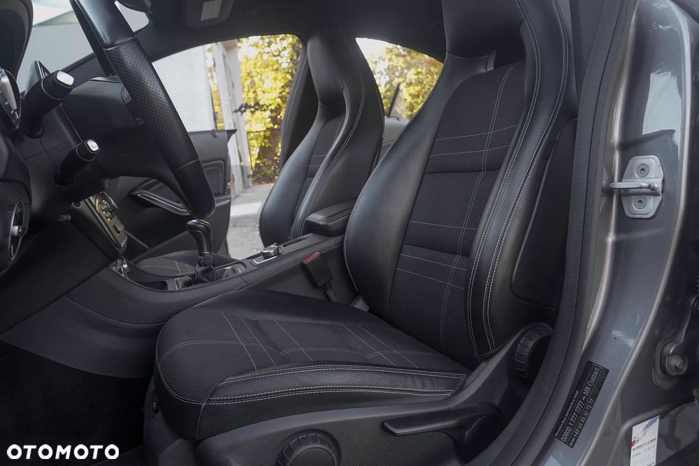 Mercedes-Benz CLA 180 AMG Line - 24