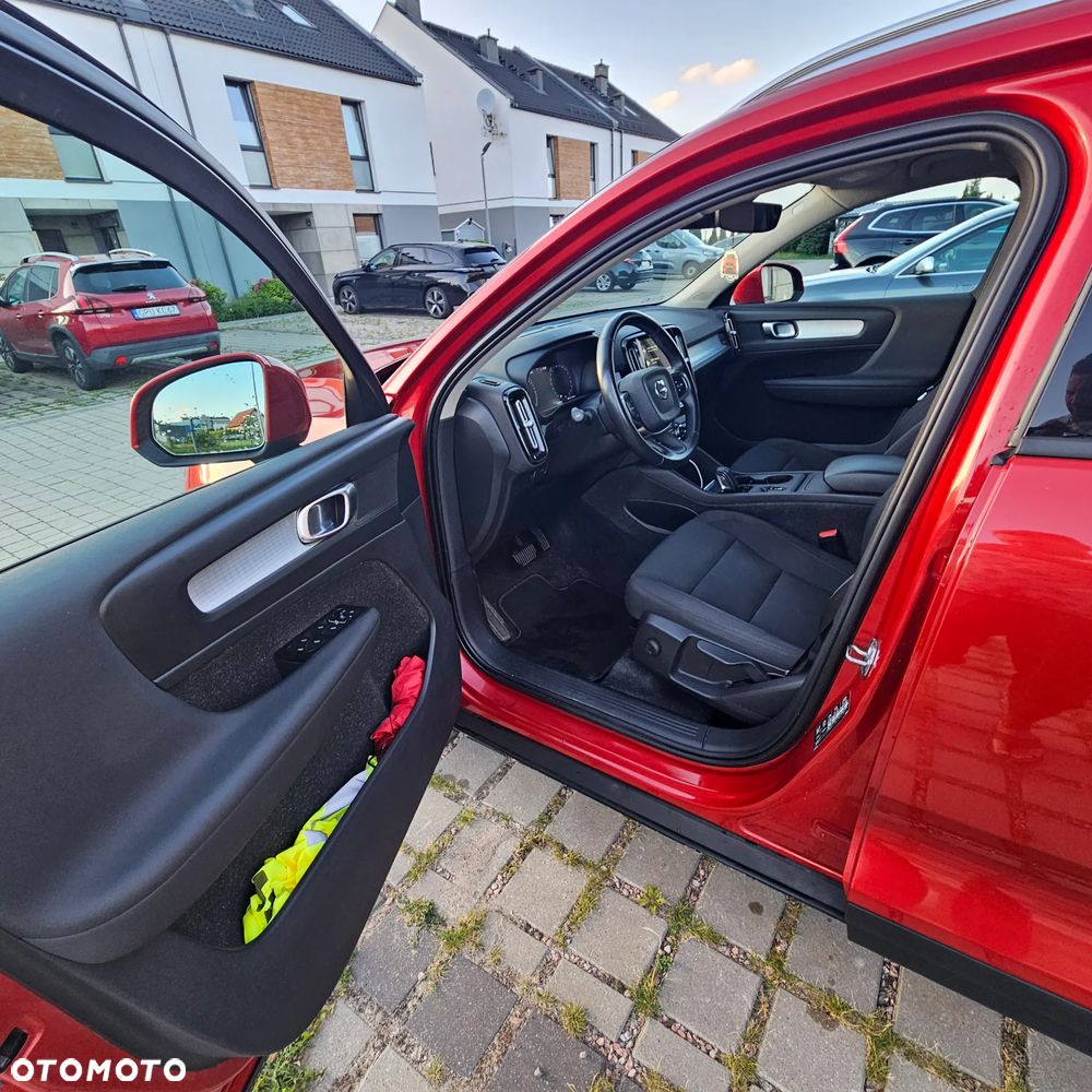 Volvo XC 40 T3 Momentum Pro - 28