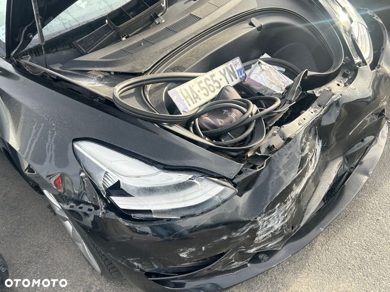 Tesla Model 3 - 5