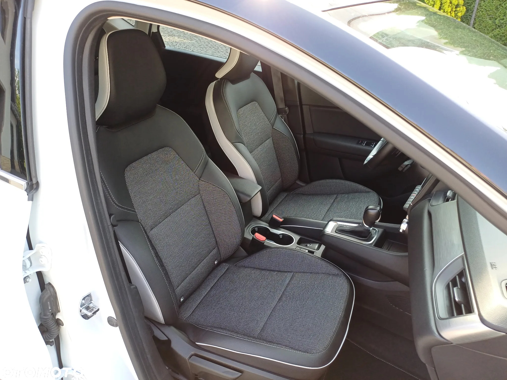 Renault Captur 1.3 TCe mHEV Intens EDC - 12