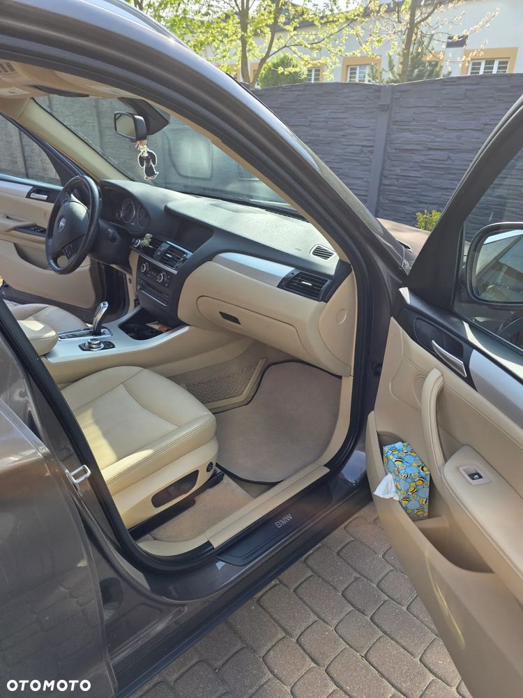 BMW X3 28i xDrive - 11