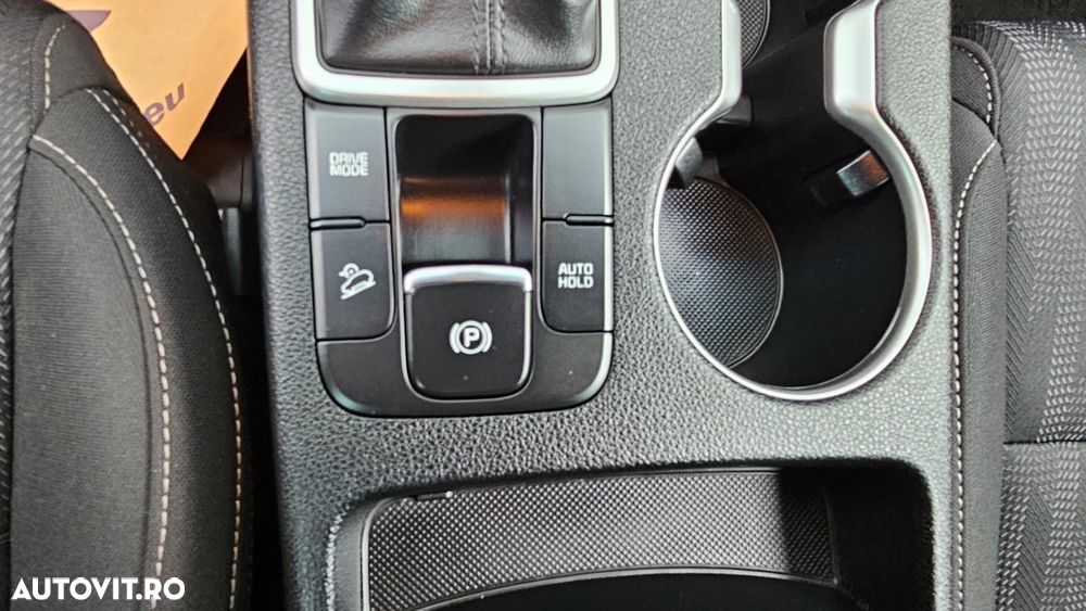 Kia Sportage 1.6 DSL MHEV 7DCT HP 4x2 Business Line - 23