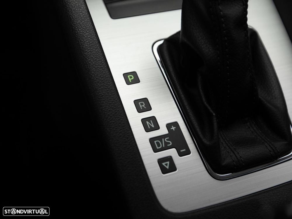 Skoda Octavia Break 2.0 TDI Ambition DSG - 19