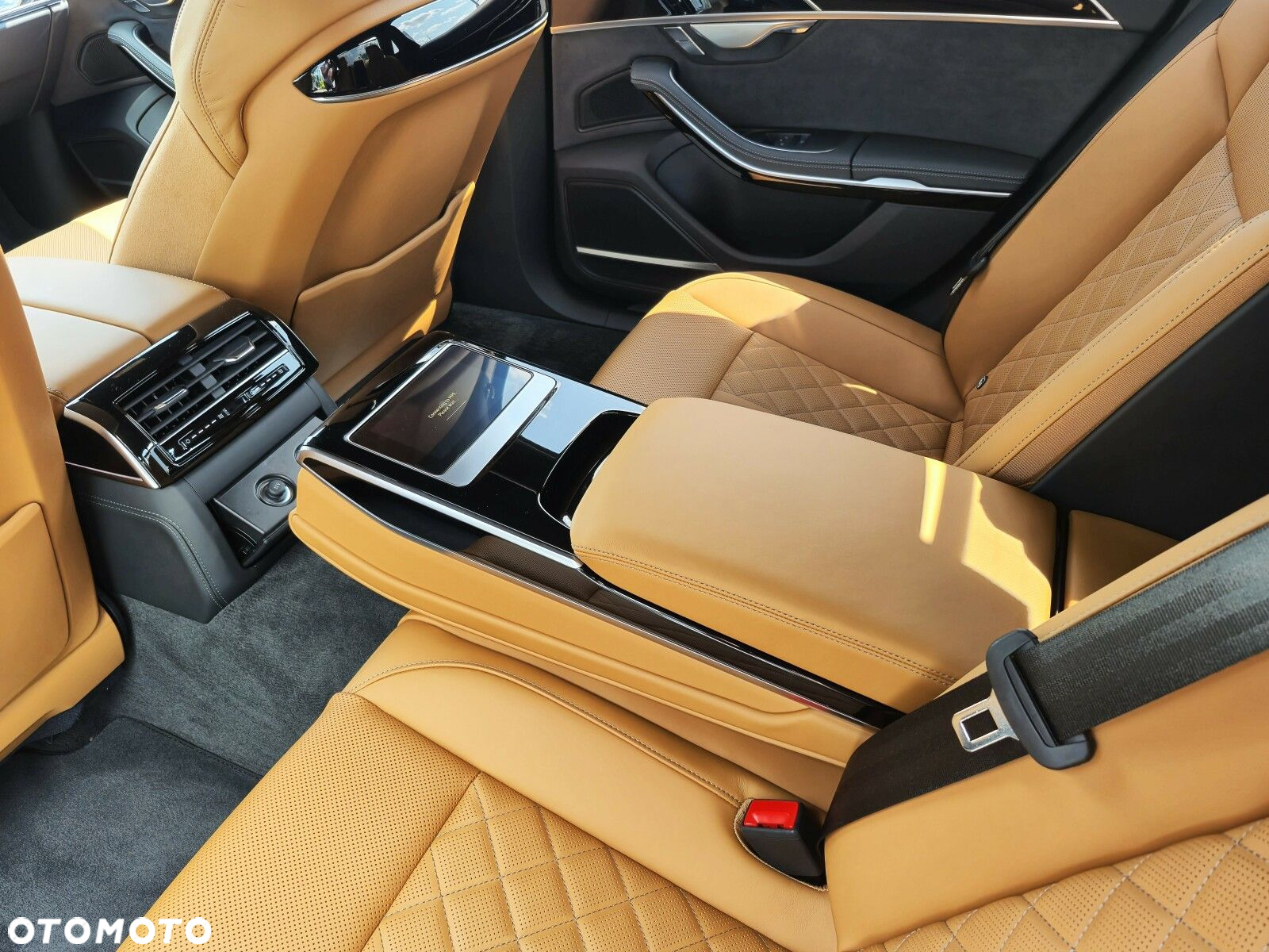 Audi S8 - 30
