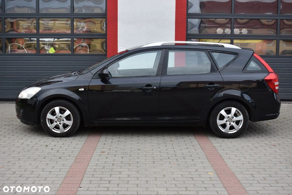 Kia Ceed - 26