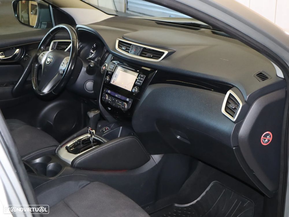 Nissan Qashqai 1.6 dCi Xtronic N-Connecta - 15