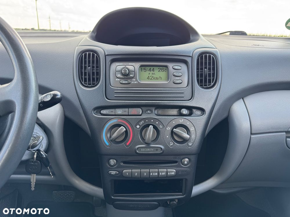Toyota Yaris Verso 1.3 Sol - 34