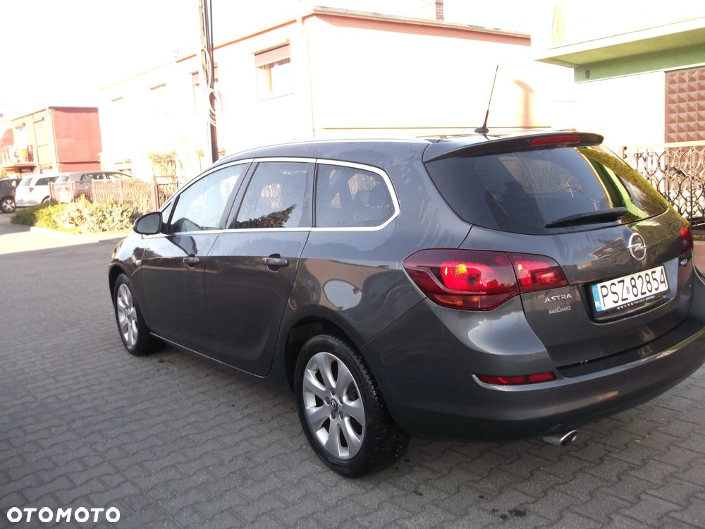 Opel Astra 2.0 CDTI Automatik Exklusiv - 2