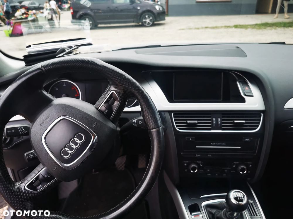 Audi A4 Avant 2.0 TDI DPF quattro - 9