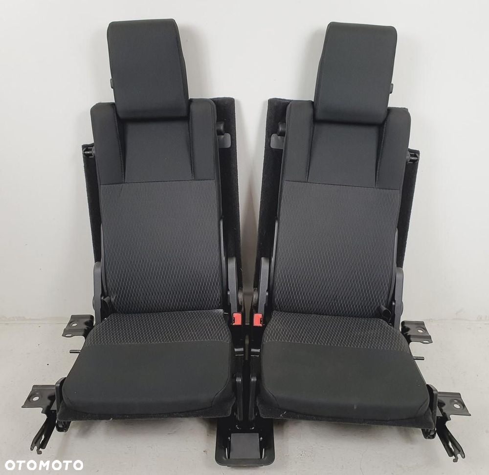 FOTELE III RZĄD LAND ROVER DISCOVERY IV L319 0 - 1