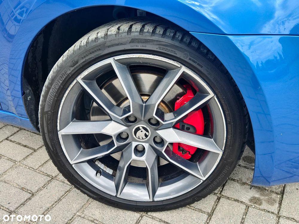 Skoda Octavia 2.0 TDI DSG RS - 24
