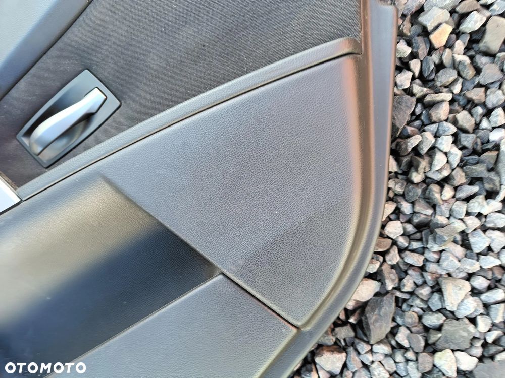 BMW E60 E61 BOCZEK TAPICERKA PRAWY TYLNY TYŁ ROLETKA - 3