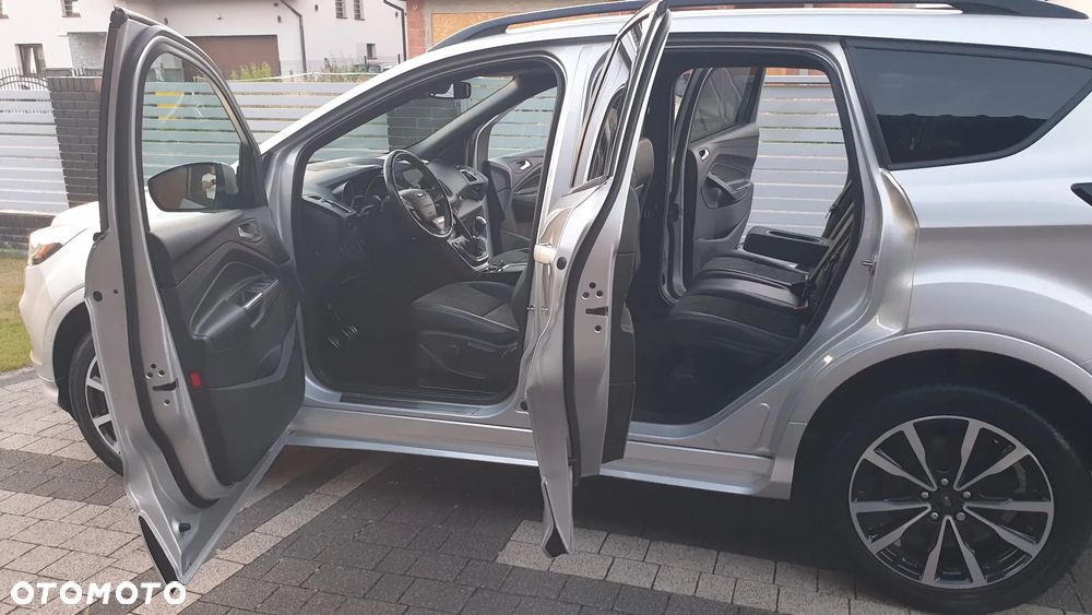 Ford Kuga 2.0 TDCi 2x4 ST-Line - 20
