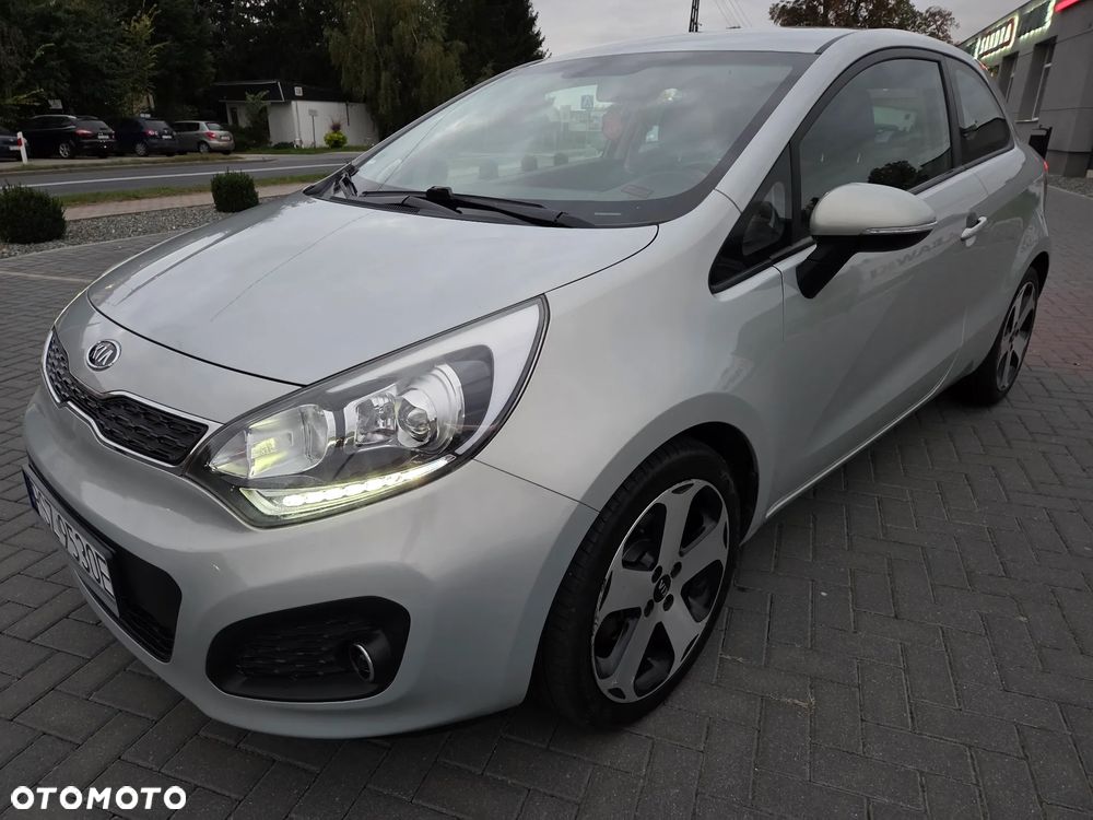 Kia Rio 1.2 Dream Team Edition - 4